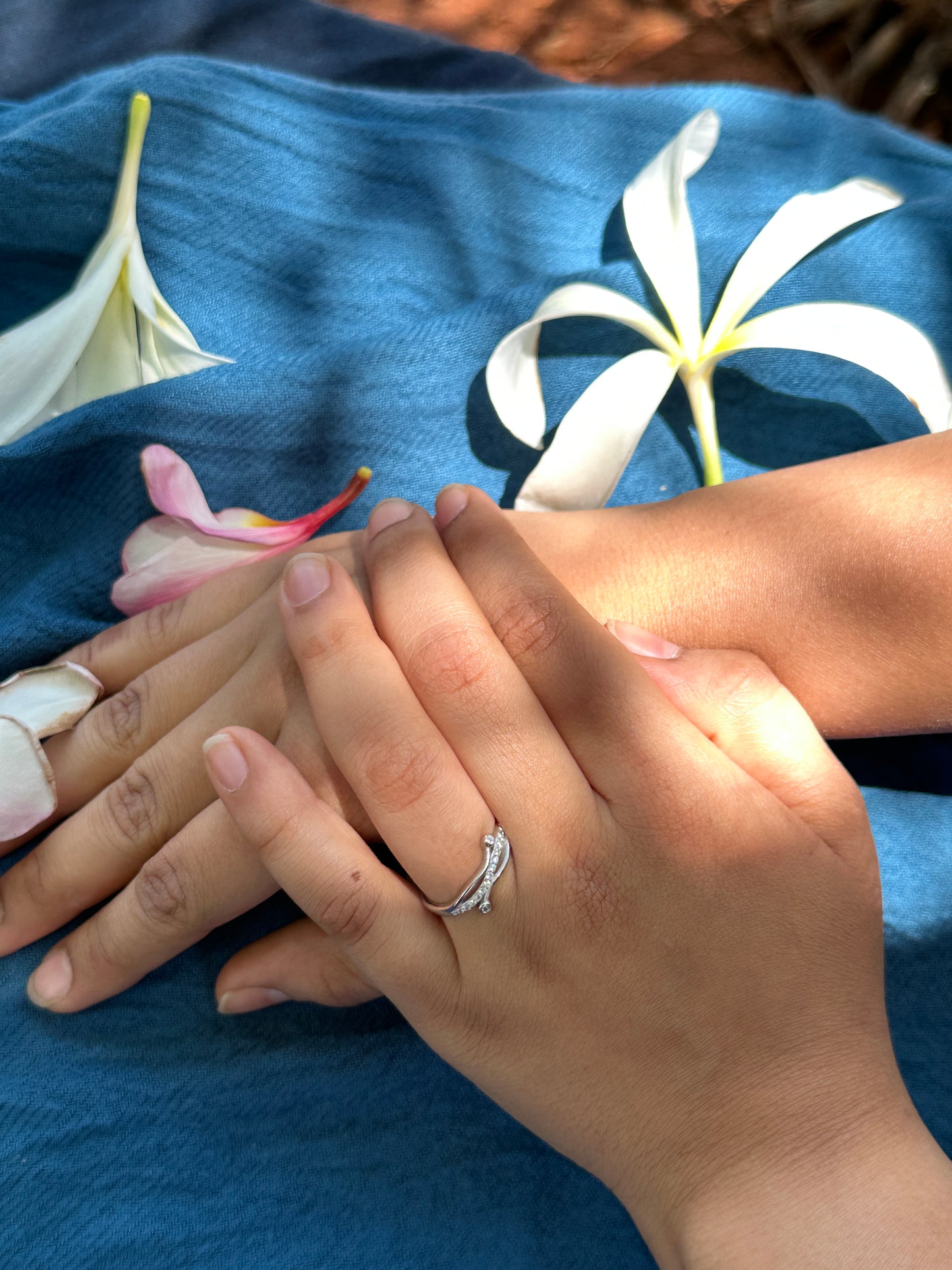 Elegant Curved Silver Ring