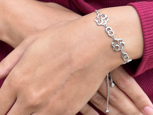 Floral Serenity Silver Bracelet (FREE SIZE)