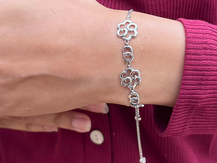 Floral Serenity Silver Bracelet (FREE SIZE)