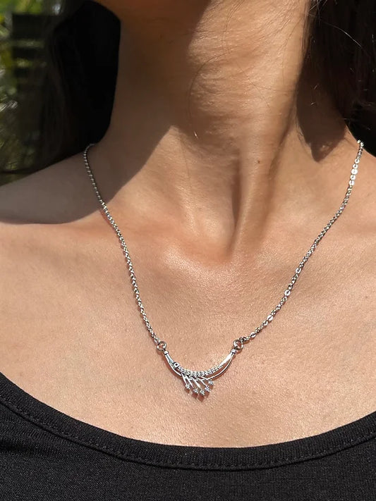 Beautiful Sleek Silver Necklace