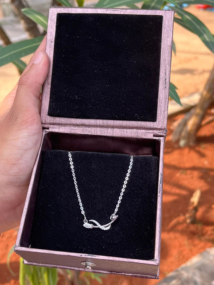 Intertwined Simple Silver Necklace
